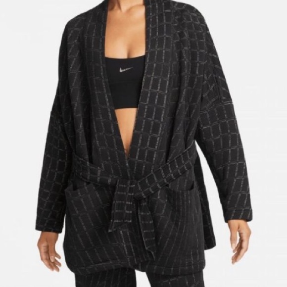 NIKE YOGA shacket Therma-FIT Luxe Jacquard REVERSIBLE Size 2X-Women's - Picture 1 of 10